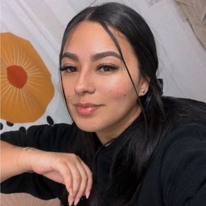 Meet your Posher, Daniela